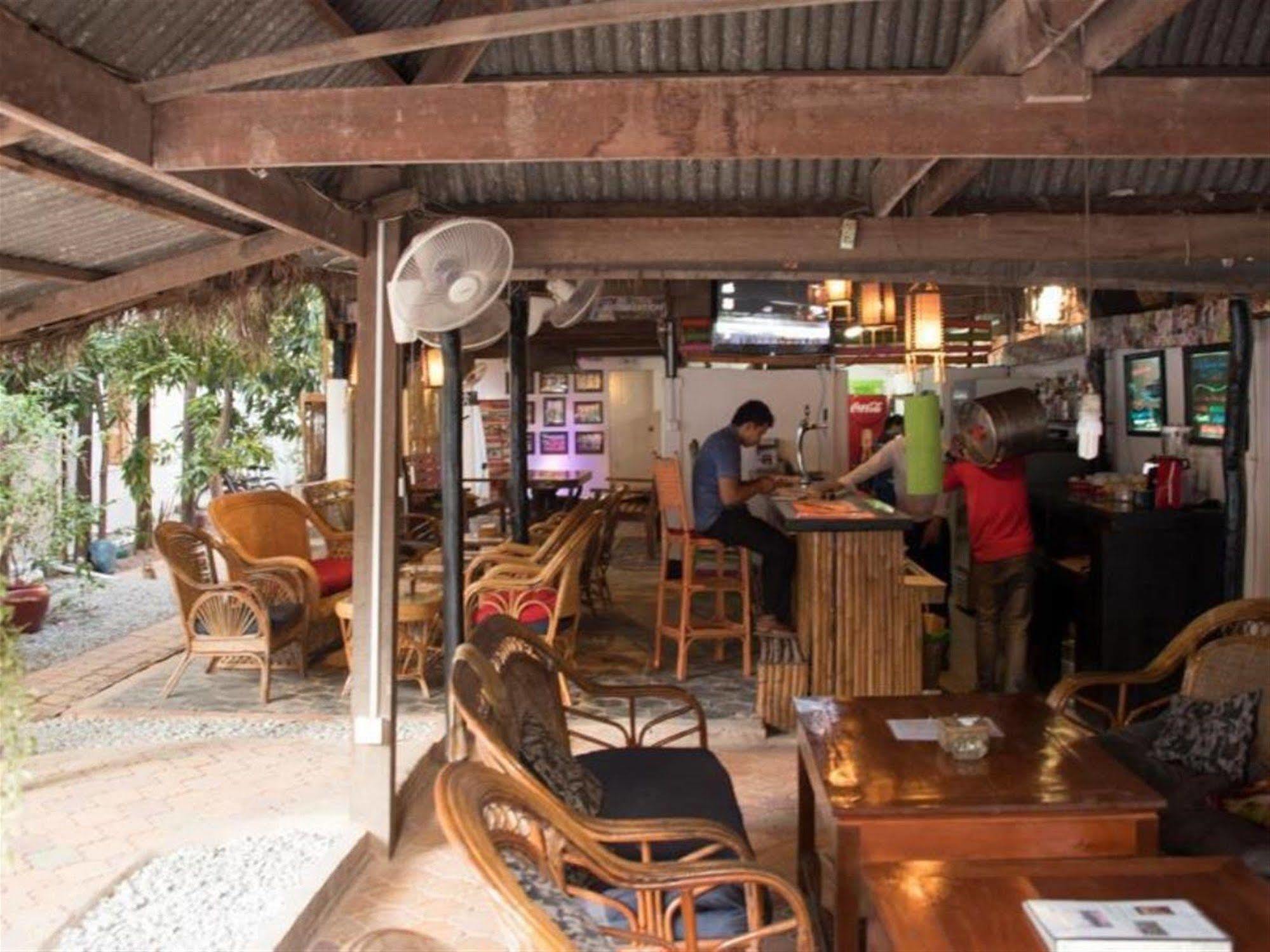Five Rose Siem Reap Hostel Exterior foto