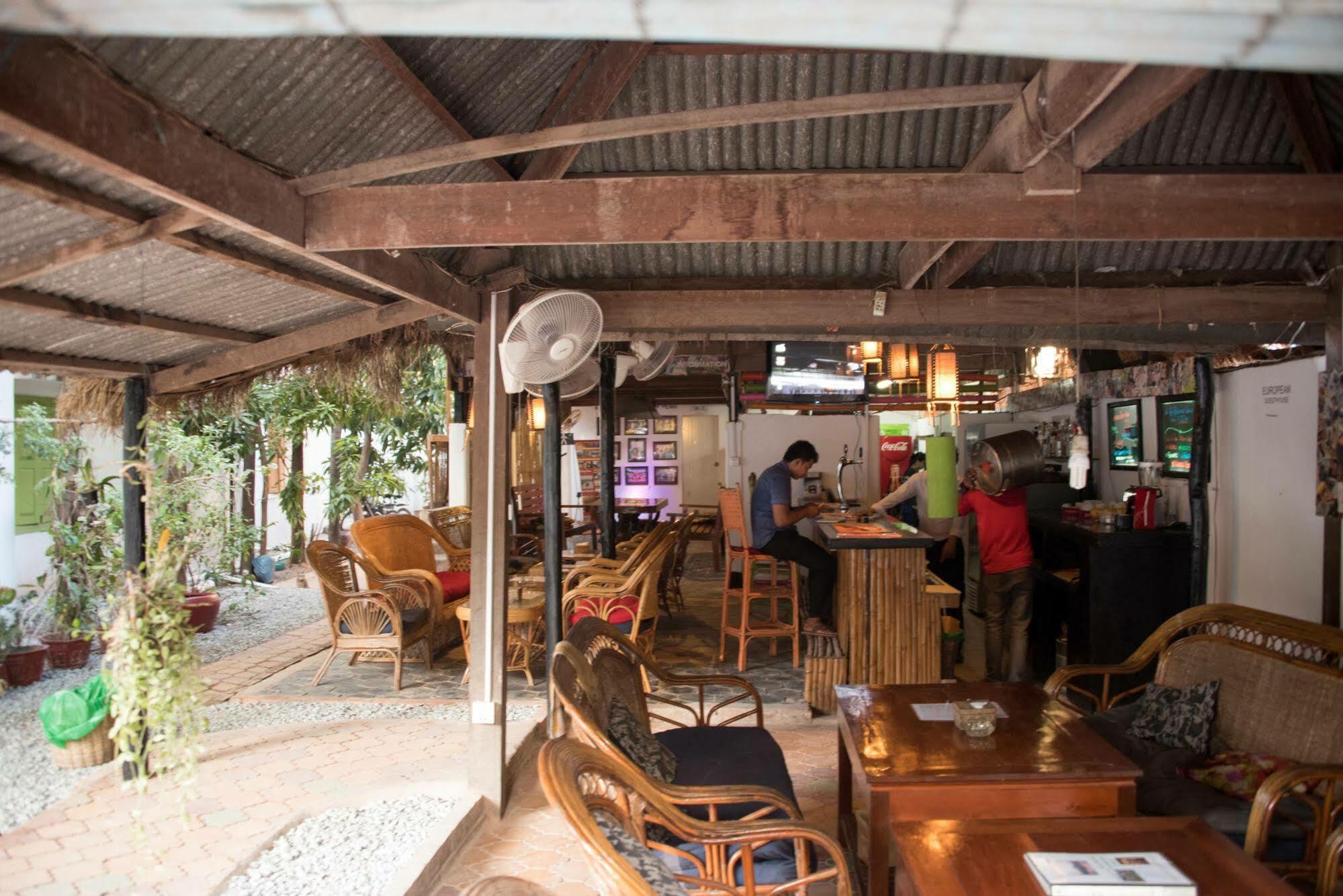 Five Rose Siem Reap Hostel Exterior foto